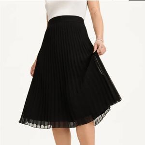 NWOT DKNY Classic Black Pleated Midi Skirt